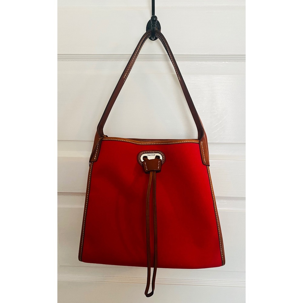 ONCOUR Greenwich Small Full Up Shoulder Bag D&B  Dooney & Bourke Used one time